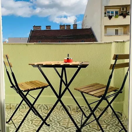 Margaret Boulevard - With Balcony *