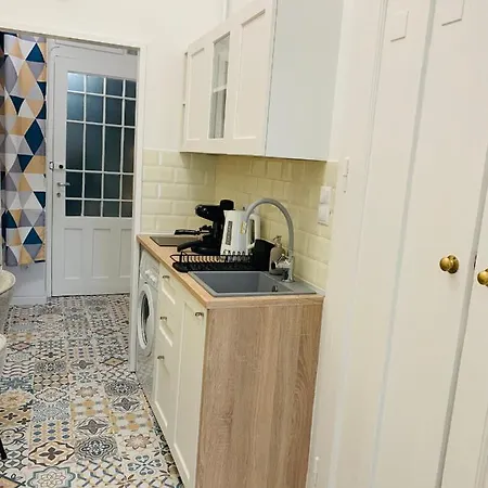 Margaret Boulevard - With Balcony Apartment