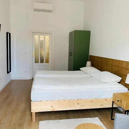 Margaret Boulevard - With Balcony *