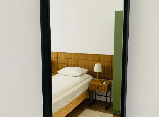 Margaret Boulevard - With Balcony * Budapesta