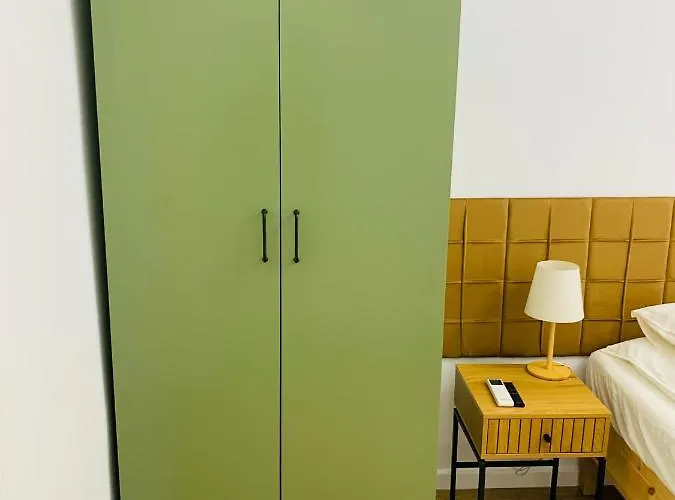 Margaret Boulevard - With Balcony * Budapesta