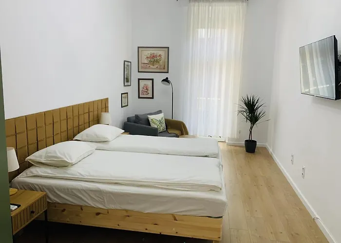 Margaret Boulevard - With Balcony * Budapesta