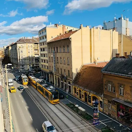Margaret Boulevard - With Balcony Apartman
