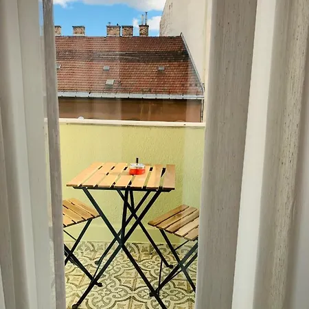 Apartman Margaret Boulevard - With Balcony *